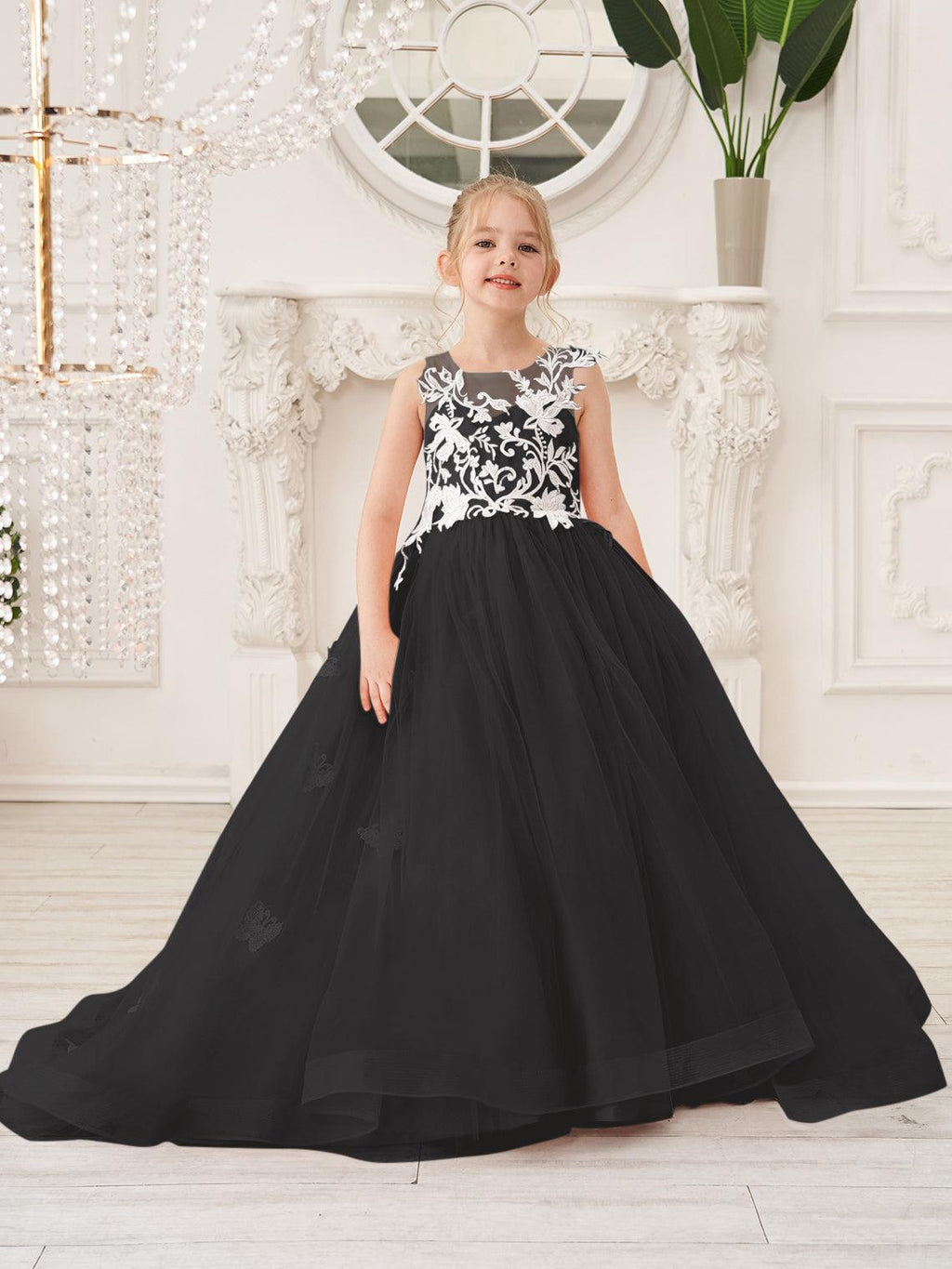 Elegant Sleeveless Tulle Flower Girl Dress With Applique Lace And Sweep Train