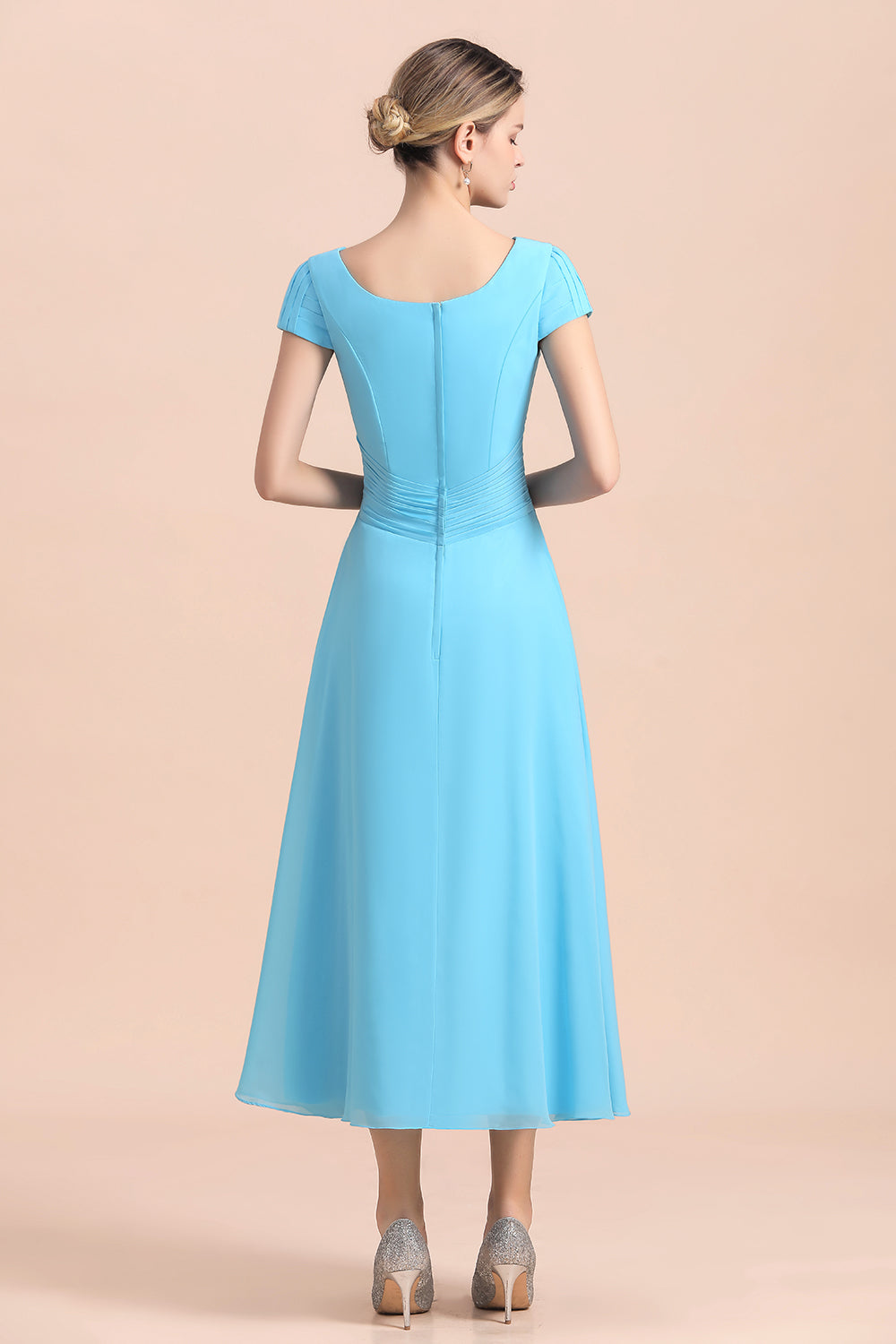 Abito da madre della sposa in chiffon blu a maniche corte, lunghezza tè, online