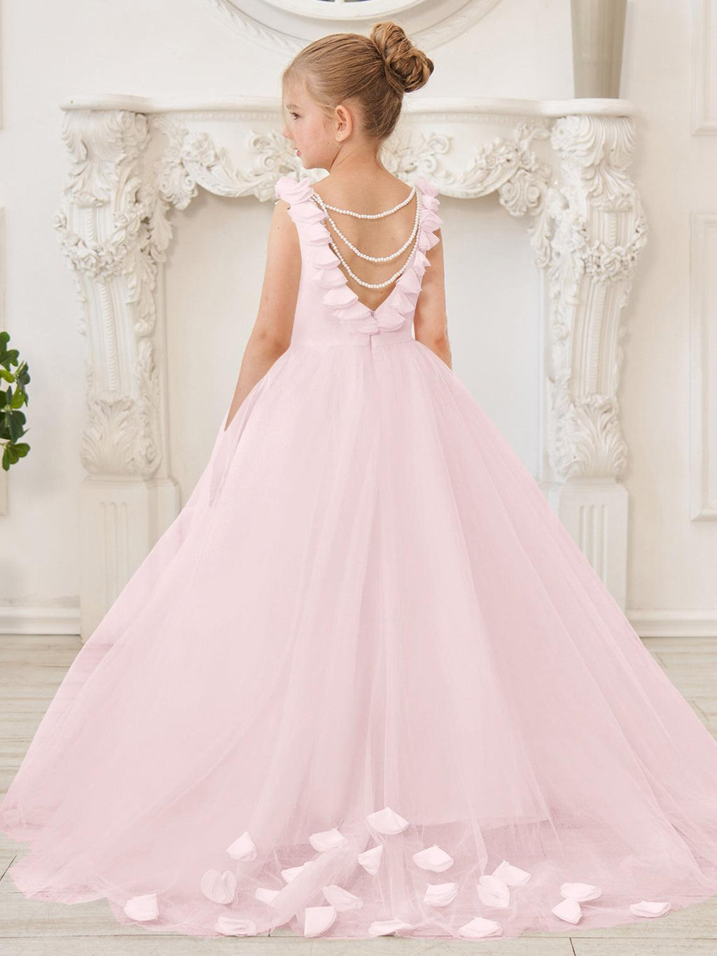 Elegant White Tulle Flower Girl Applique Lace Dress With Sweep Train