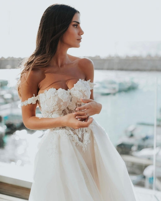 Boho A-Linie Tüll Off-the-Shoulder Brautkleider mit Spitze 