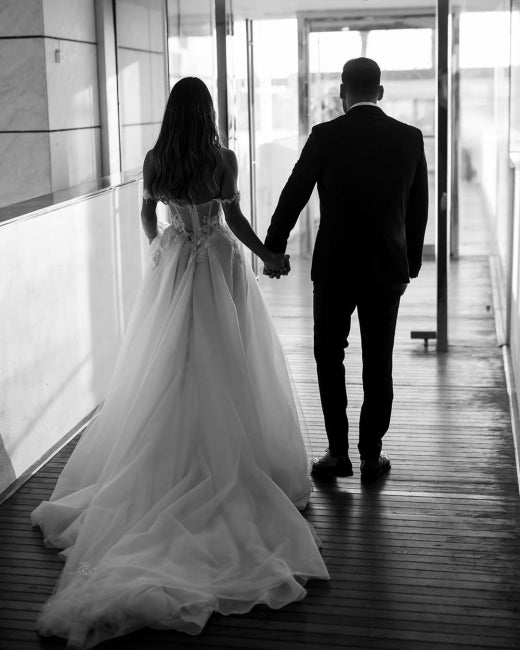 Robes de mariée bohémiennes en tulle à ligne A, épaules dénudées avec dentelle
