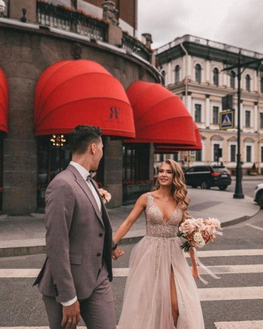 Boho A-Linie V-Ausschnitt Schlitz Brautkleider mit Spitze