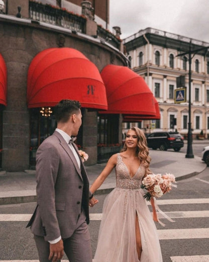 Boho A-Linie V-Ausschnitt Schlitz Brautkleider mit Spitze