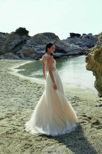 Vestidos de novia bohemios largos de tul sin mangas con encaje en forma de A