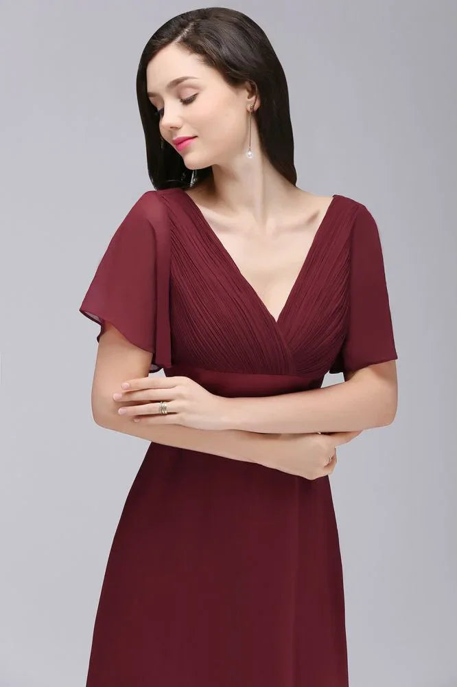 Abito da sera bordeaux lungo fino al pavimento, linea a trapezio, in chiffon
