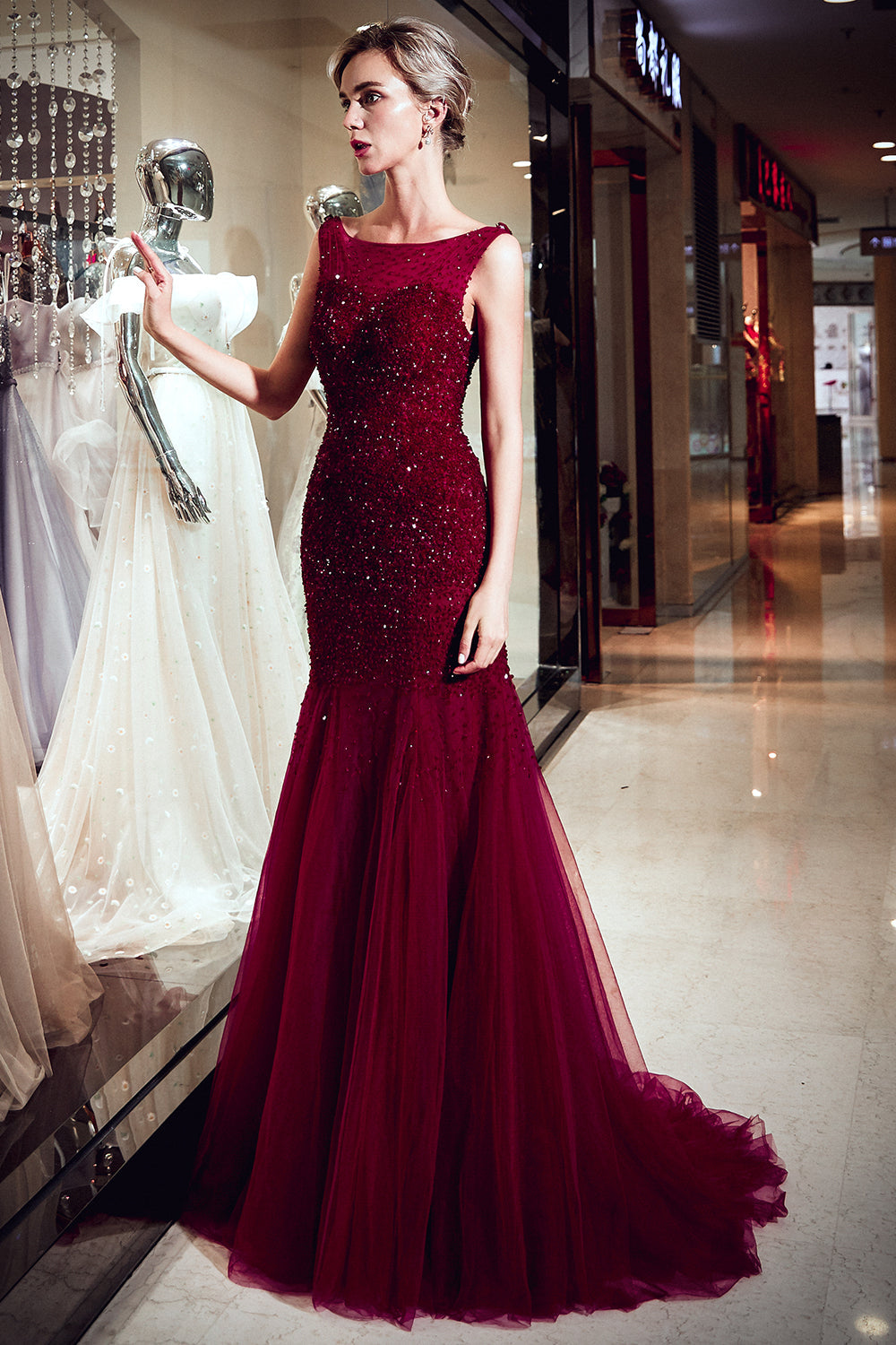 Abiti da sera lunghi color bordeaux a sirena in tulle con paillettes