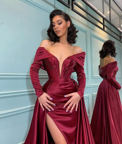 Burgunderrotes, langärmliges, schulterfreies Meerjungfrauen-Ballkleid mit Schlitz