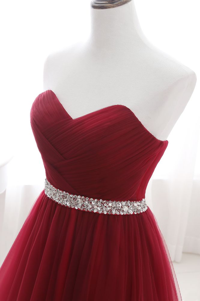 Abito da sera color bordeaux in tulle a linea ad A con scollo a cuore
