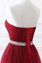 Abito da sera color bordeaux in tulle a linea ad A con scollo a cuore