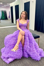 Vestido de fiesta largo de tul con escote en forma de corazón y abertura en la espalda