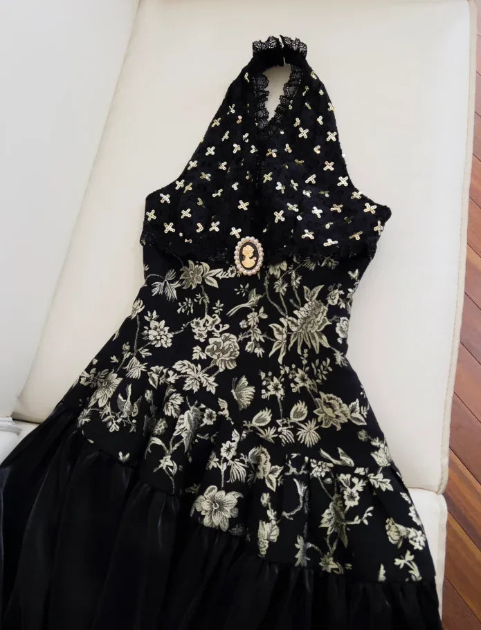 Elegante abito da sera lungo a linea ad A nero con stampa floreale in raso, paillettes e collo all'americana Y8568