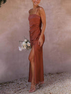 Abito con Bretelle e Spacco alla Moda