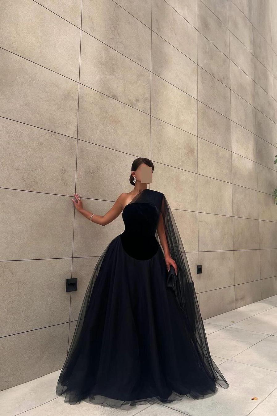 Chic Black Tulle One Shoulder Sleeveless Ball Gown Long Prom Dress