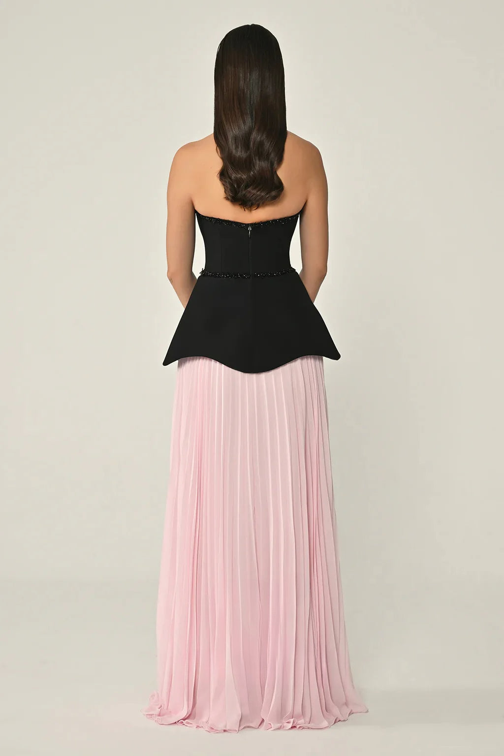 Damen Abendkleider für formelle Anlässe Trägerloses rosa Abendkleid Maßgeschneidert mit Drapierung und Perlenverzierung Lange Ballkleider für Abschlussball und Party 2025 Geburtstag