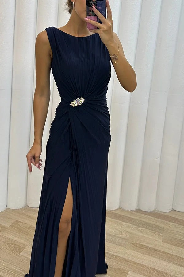 Pretty Special – Plissiertes, verziertes Maxi-Abendkleid mit Schlitz 