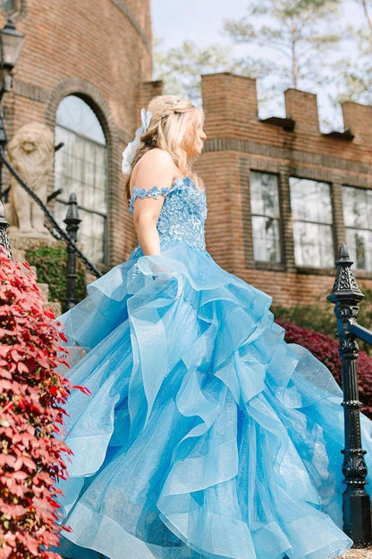 Vestidos de fiesta largos de tul con volantes y hombros descubiertos con apliques