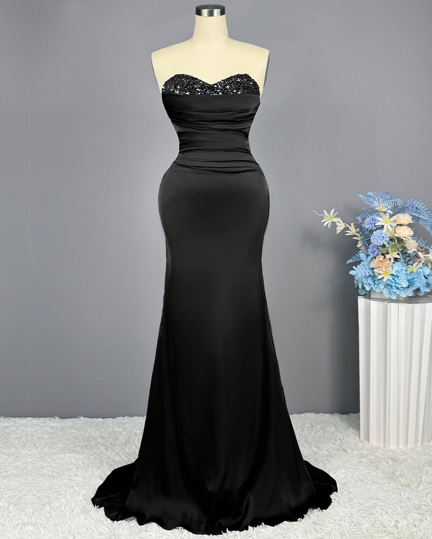 Vestido longo de baile de finalistas sem mangas com decote coração bordado a lantejoulas