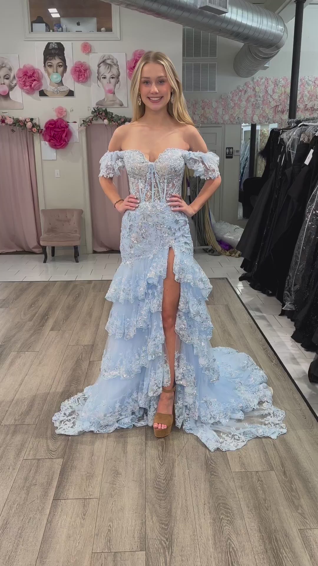 Kennedy | Vestido de Festa Comprido em Renda com Decote Ombro a Ombro (Costas com Cordão)