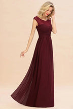 Abito lungo da sera bordeaux in chiffon con maniche a cappuccio, fino a terra, da damigella d'onore