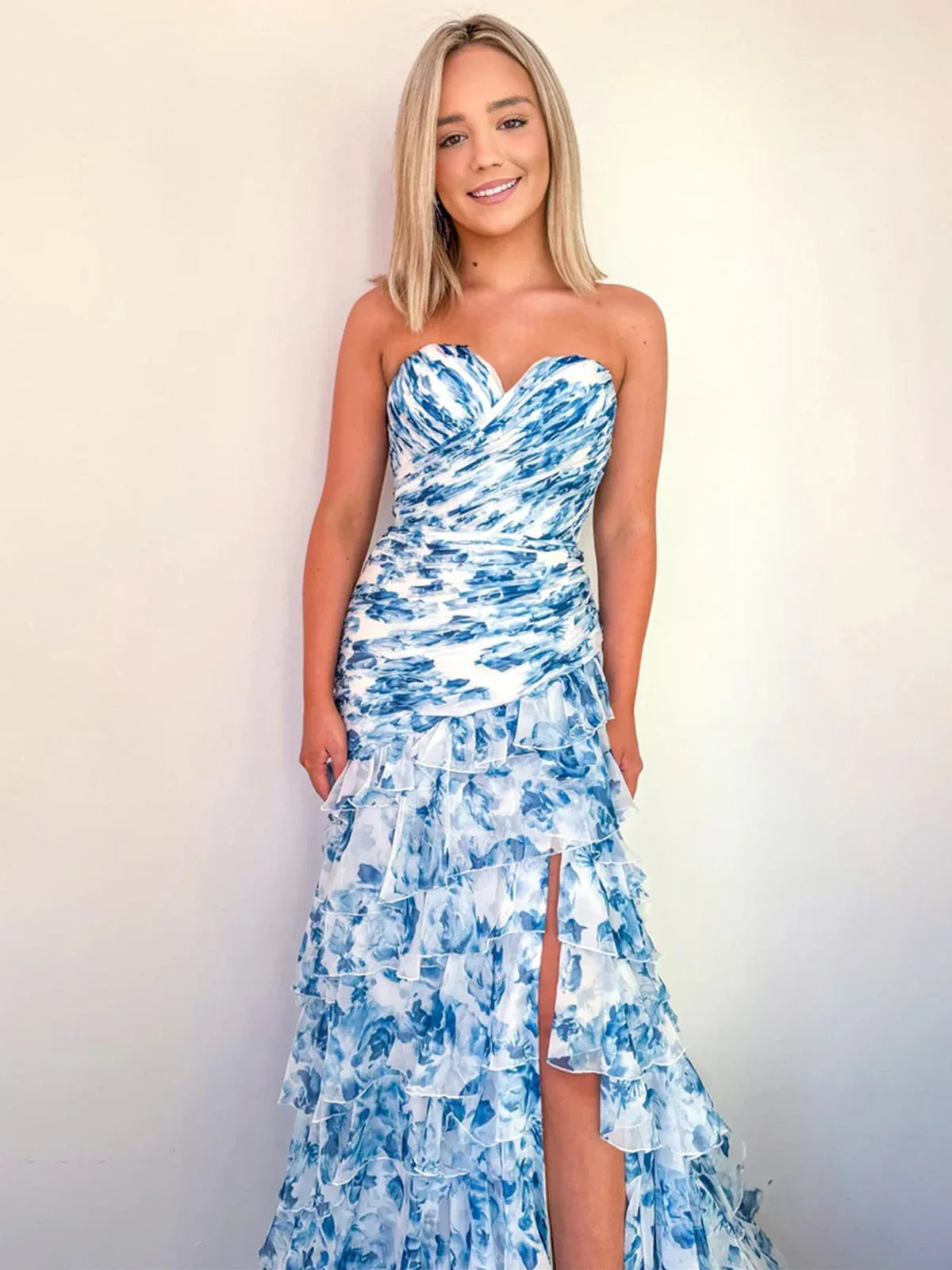 Cassian | Abiti lunghi da cerimonia in chiffon stampato con spacco, modello Sirena Cuore Dolce