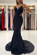 Vestido longo de baile de finalista estilo sereia em charmeuse preto elegante com alças finas
