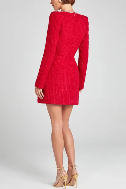 Mädchenhaftes und glamouröses Minikleid aus Tweedstoff mit Perlenbesatz und langen Schlitzärmeln 
