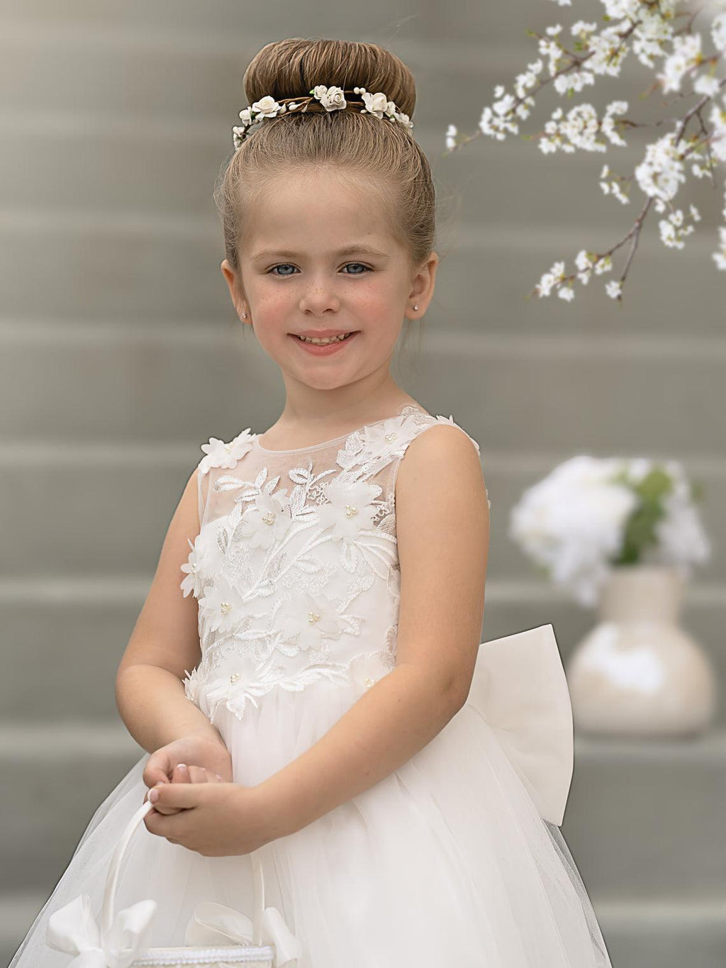 Sleeveless Princess Flower Girl Dress With Detachable Train And Beaded Lace
