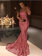 Elegante abito da sera lungo senza spalline con paillettes a sirena
