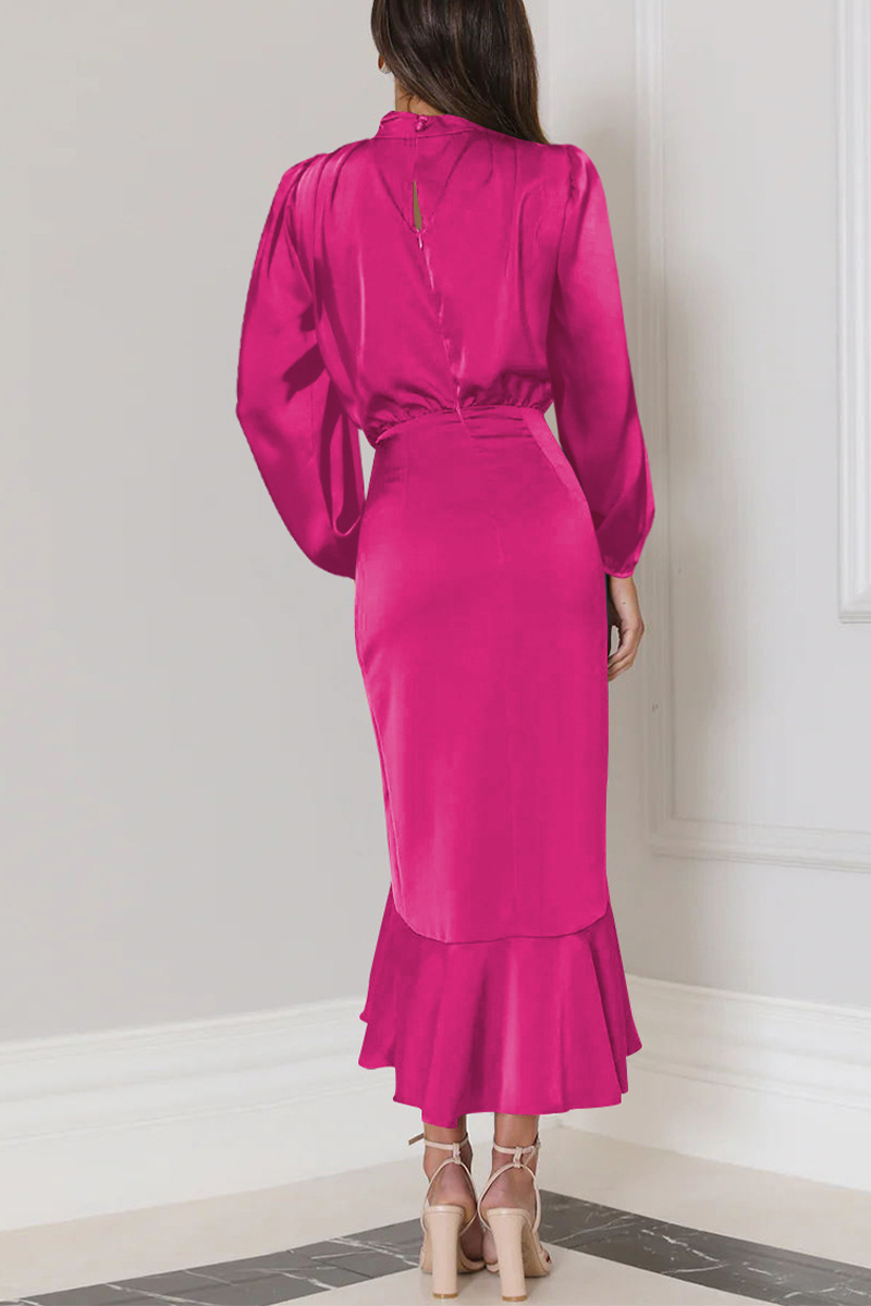 Elegante vestido de noche de cuello alto con volantes lisos 
