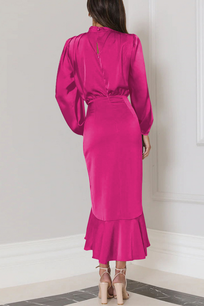 Elegante vestido de noche de cuello alto con volantes lisos 