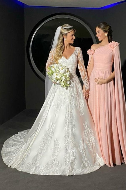Charmantes A-Linien-Brautkleid in Weiß mit Spitze und Herzausschnitt und langen Ärmeln