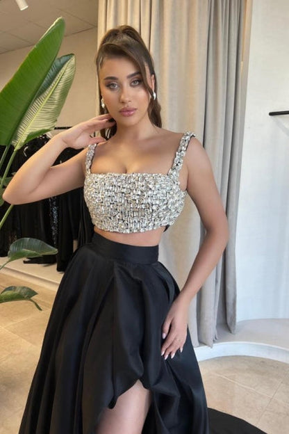 Encantadores vestidos de fiesta negros sin mangas de satén con corte A y abertura