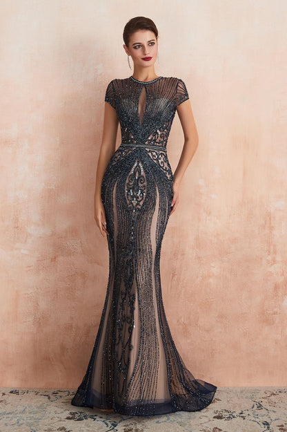 Charmantes Meerjungfrau-Ballkleid mit Flügelärmeln und Perlenbesatz, Rundhalsausschnitt, Abendkleid