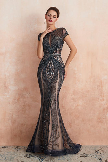 Charmantes Meerjungfrau-Ballkleid mit Flügelärmeln und Perlenbesatz, Rundhalsausschnitt, Abendkleid