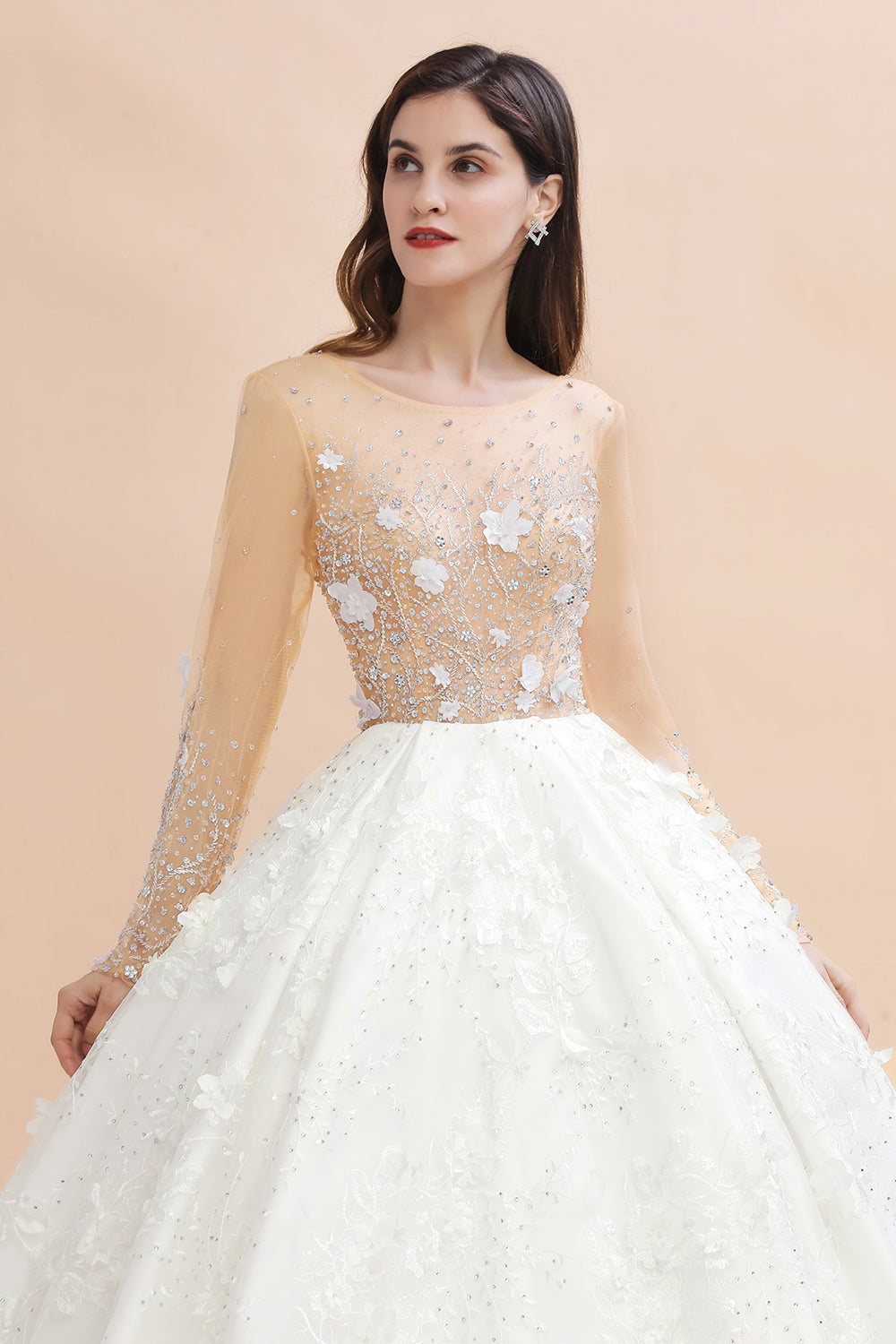 Robe de mariée avec appliques en dentelle florale charmante, magnifique robe nuptiale blanche ornée de perles