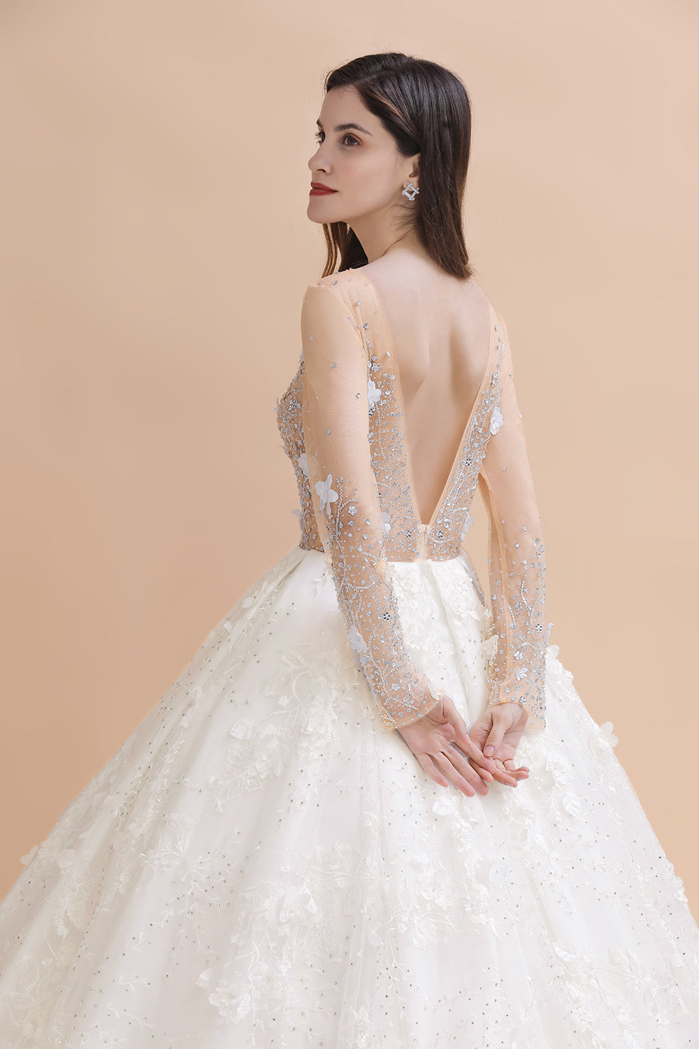 Robe de mariée avec appliques en dentelle florale charmante, magnifique robe nuptiale blanche ornée de perles