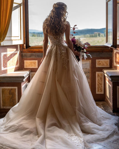 Vestido de novia encantador, largo, corte A, escote corazón, espalda descubierta, tul, encaje floral