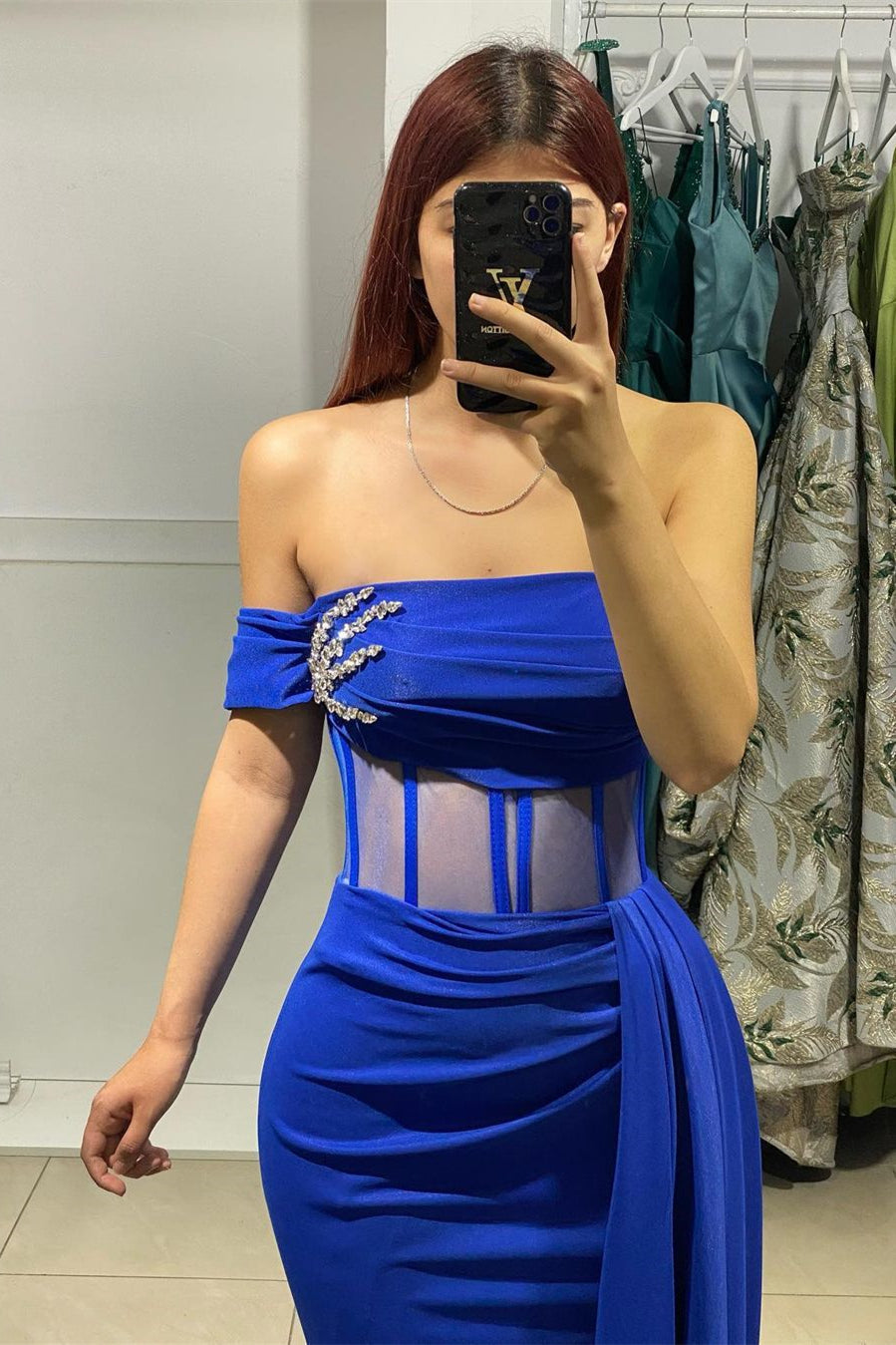 Incantevole abito lungo blu senza spalline a colonna con strass