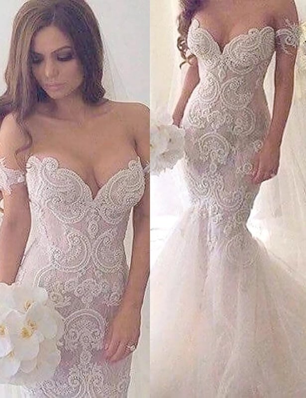 Elegante vestido de novia de encaje con cola larga y hombros descubiertos estilo sirena 