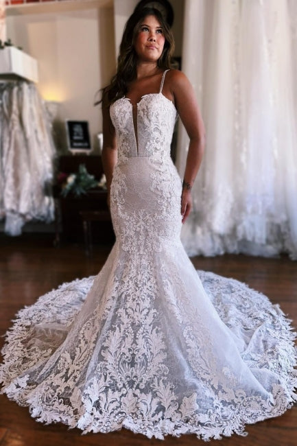 Incantevole abito da sposa sirena senza maniche con spalline sottili e gonna lunga fino a terra