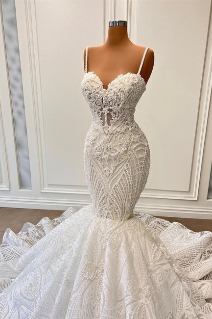 Incantevole abito da sposa a sirena senza maniche con spalline sottili e balze