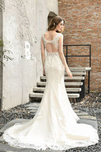 Charmantes Meerjungfrau-Brautkleid mit V-Ausschnitt und floraler Spitze, ärmellos, Sain-Kleid für die Braut