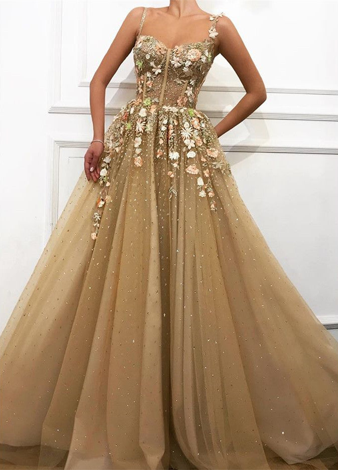 Elegante abito lungo da sera a linea ad A con spalline sottili e applicazioni in pizzo