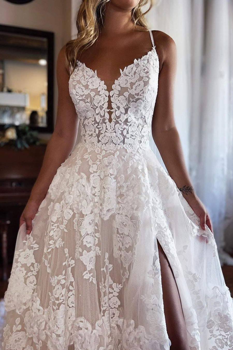 Chic Long A-line Spaghetti Straps Lace Wedding Dress With Slit
