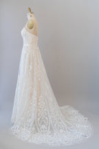 Chic Long A-line Sweetheart Spaghetti Strap Appliques Tulle Wedding Dress
