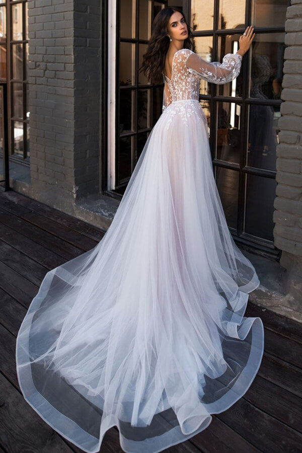 Schickes langes A-Linien-Brautkleid mit V-Ausschnitt und Kapellenschleppe aus Tüllspitze und Ärmeln