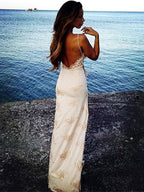 Elegante abito lungo da sera a colonna con spalline, schiena in pizzo senza schienale e spacco