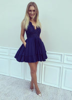 Vestiti da sera corti chic a linea ad A con scollo a V e pizzo, dotati di tasche