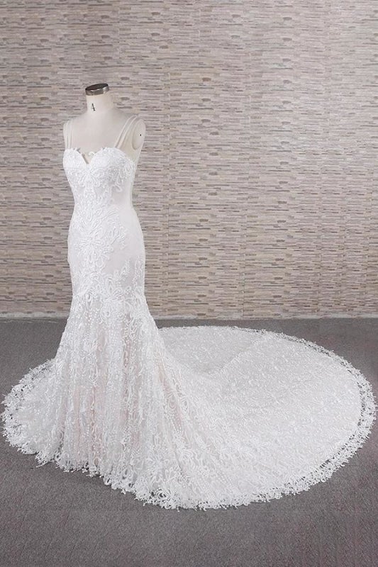 Abiti da sposa eleganti a sirena con applicazioni e spalline sottili chic