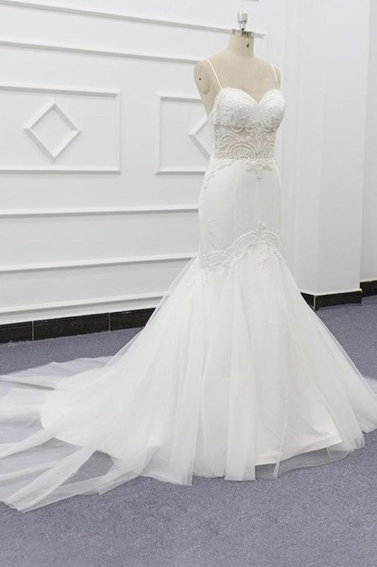 Robes de mariée élégantes sirène à fines bretelles ornées de perles chic